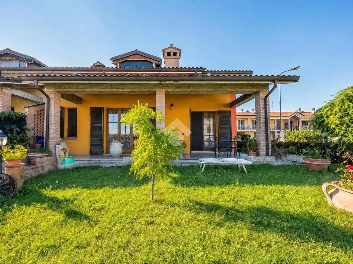 Villa in vendita a Medesano