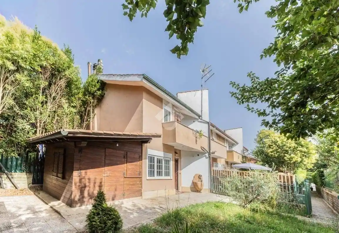 Villa in vendita a Manziana