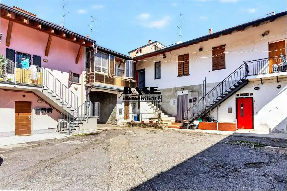 Casa indipendente in vendita a Casnate con Bernate