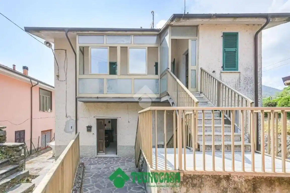 Casa indipendente in vendita a Calice al Cornoviglio