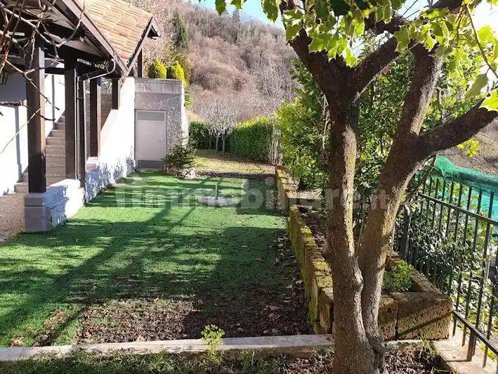 Rustico - Casale in vendita a Capovalle
