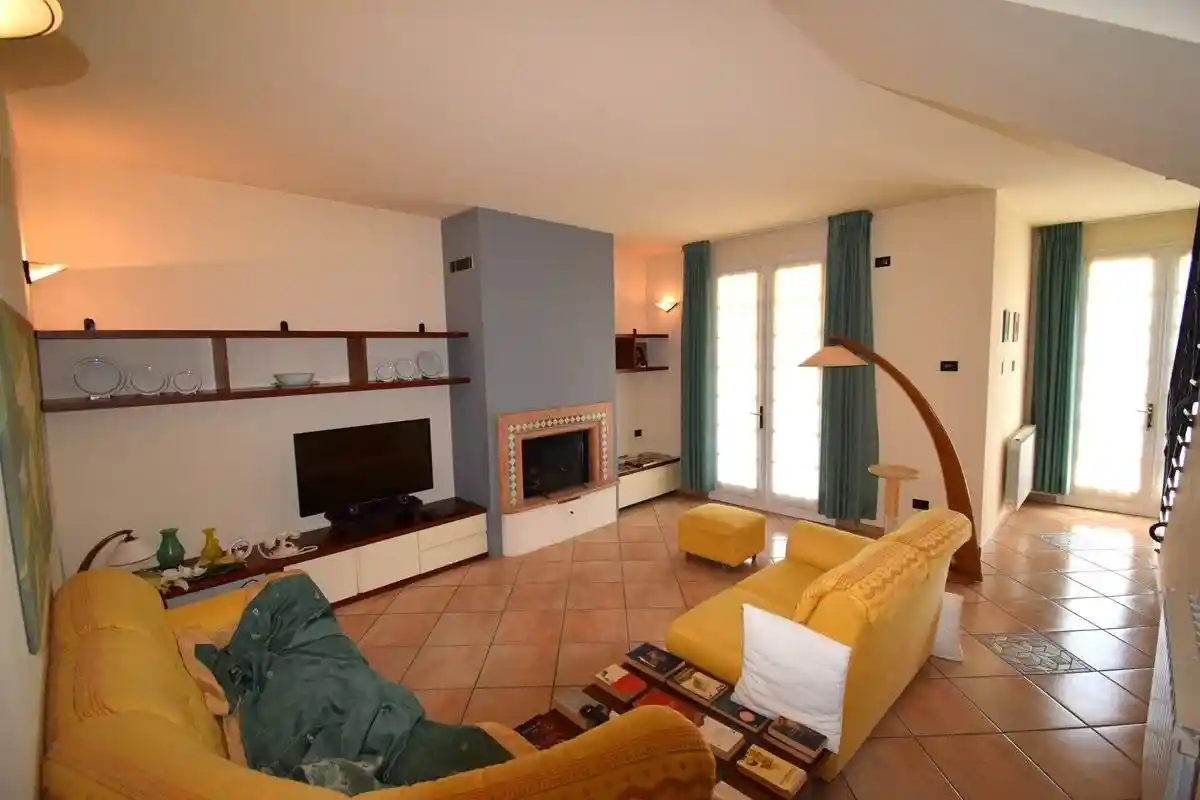 Villa in vendita a Russi