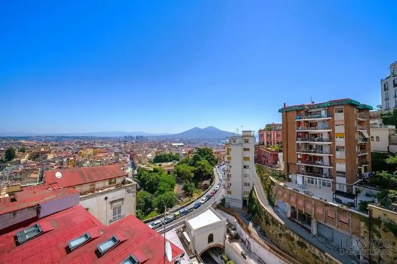Appartamento in vendita a Napoli