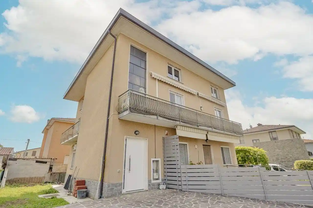 Appartamento in vendita a Sotto il Monte Giovanni XXIII