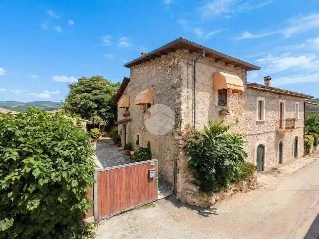 Casa indipendente in vendita a Avezzano