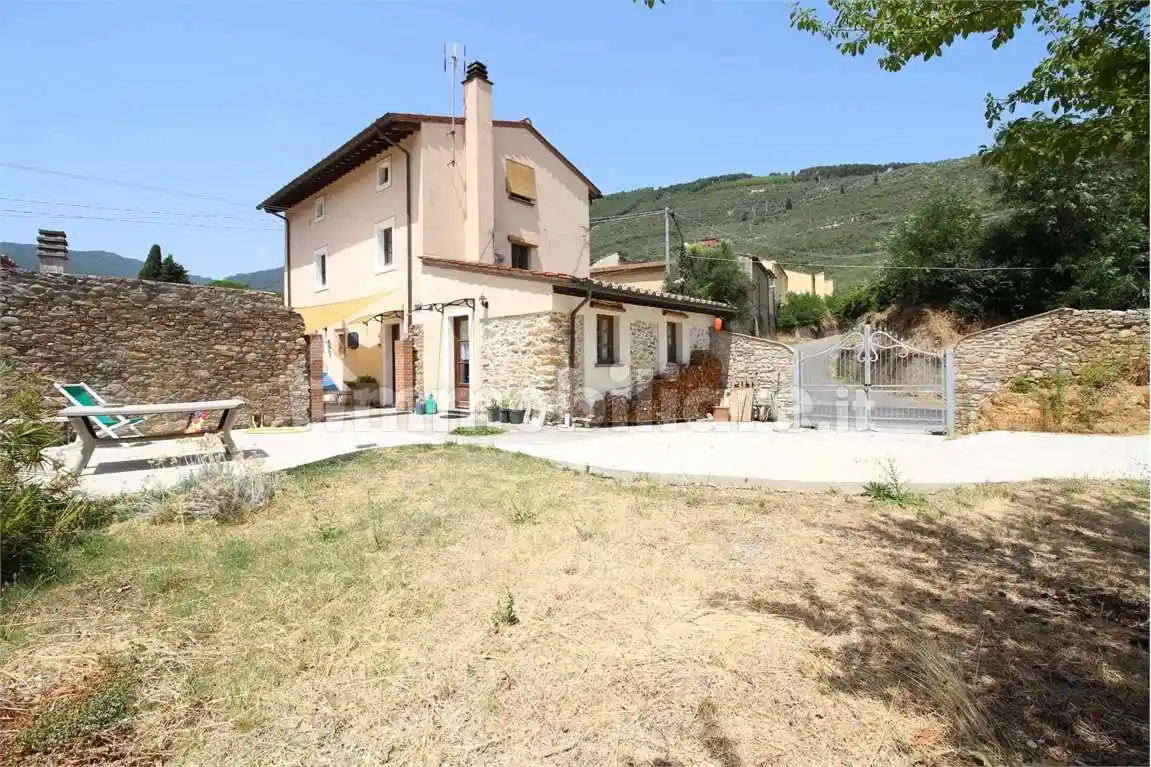 Rustico - Casale in vendita a Buti