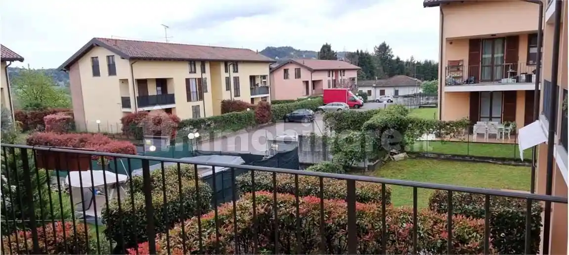 Appartamento in vendita a Varano Borghi