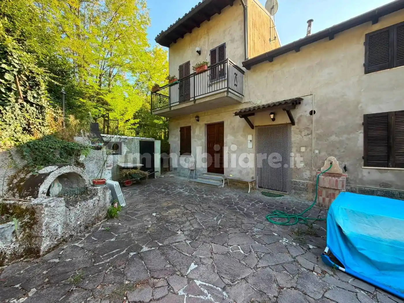 Villa in vendita a Montecalvo Versiggia