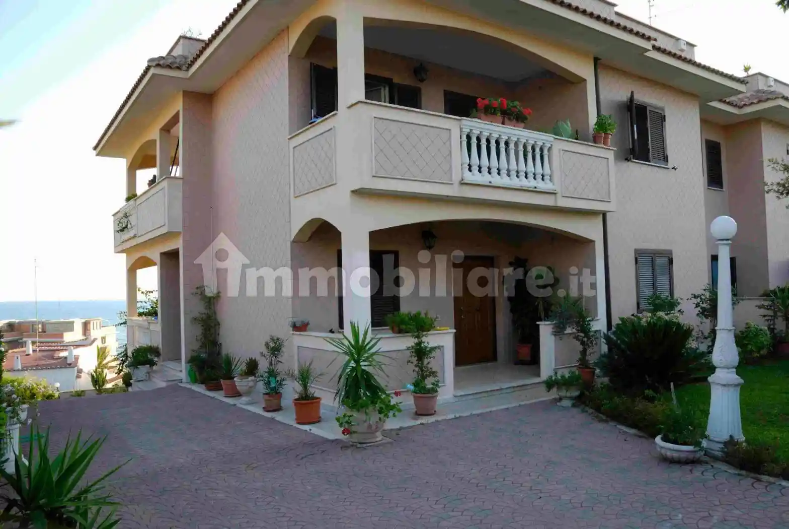 Villa in affitto a Anzio