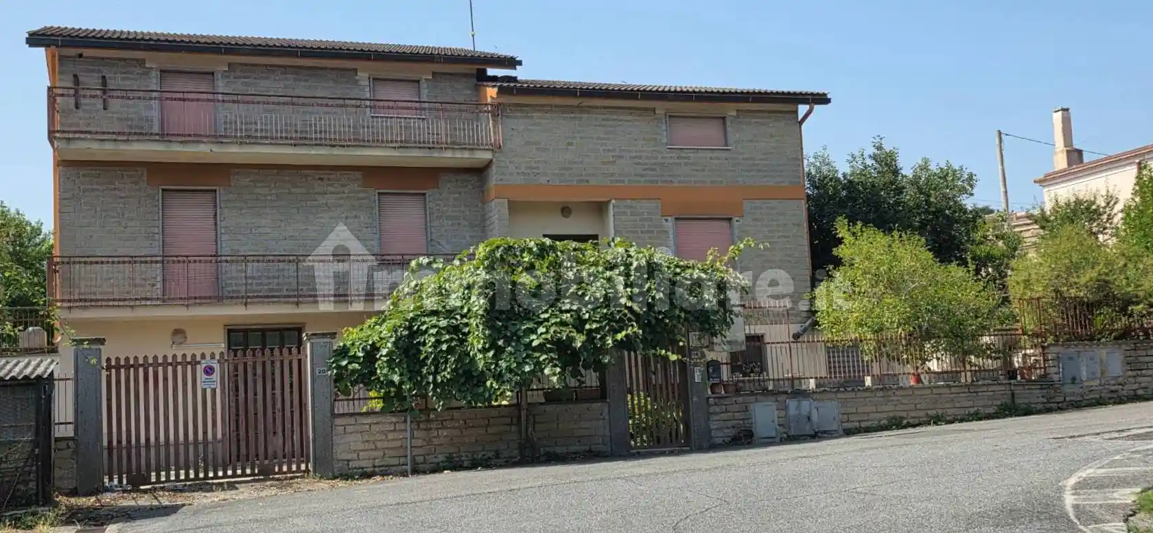 Palazzo - Edificio in vendita a Morlupo
