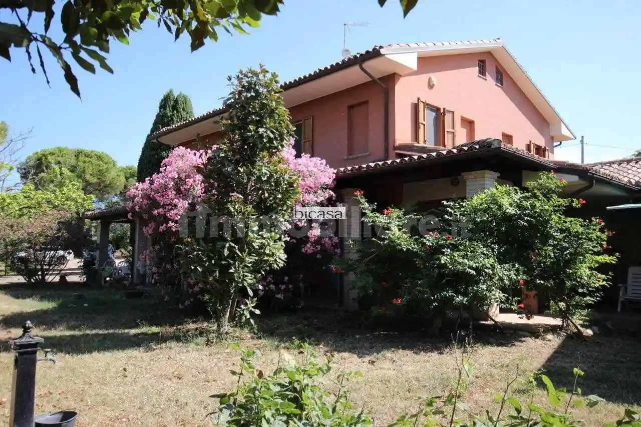 Rustico - Casale in vendita a Fano
