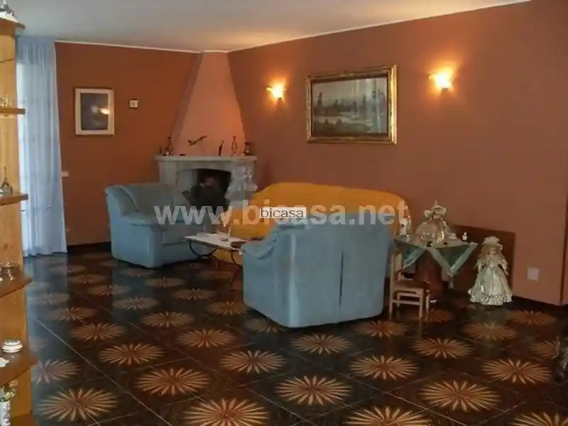 Villa in vendita a Vallefoglia