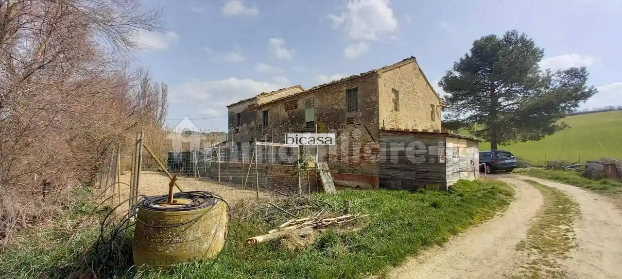 Rustico - Casale in vendita a Tavullia