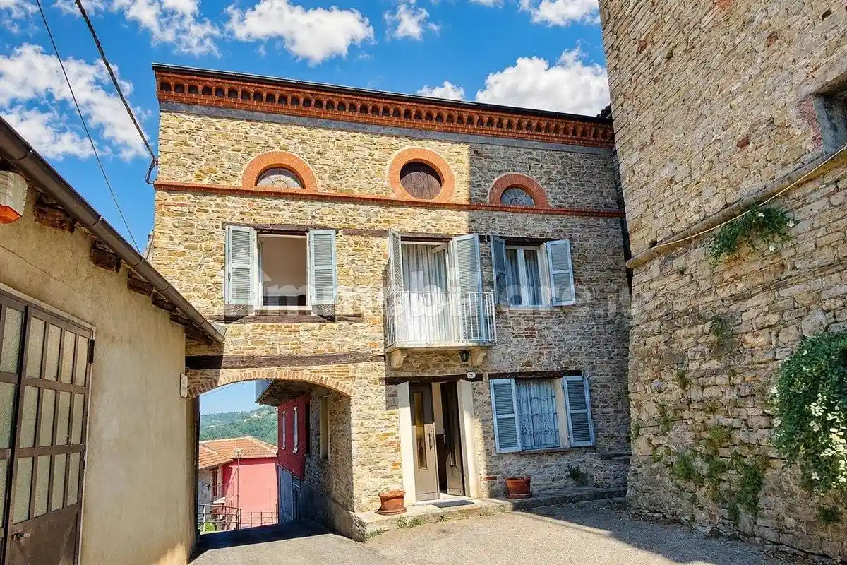 Casa indipendente in vendita a Cravanzana