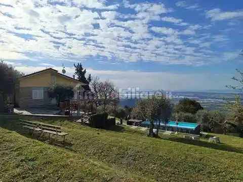 Villa in vendita a Massarosa