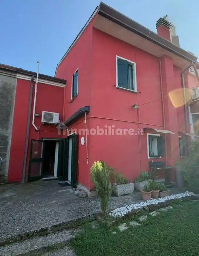 Casa indipendente in vendita a Rovigo