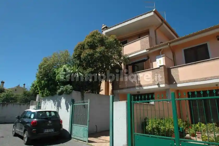 Villetta a schiera in vendita a Manziana