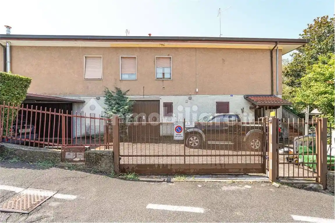 Villa in vendita a Mozzo