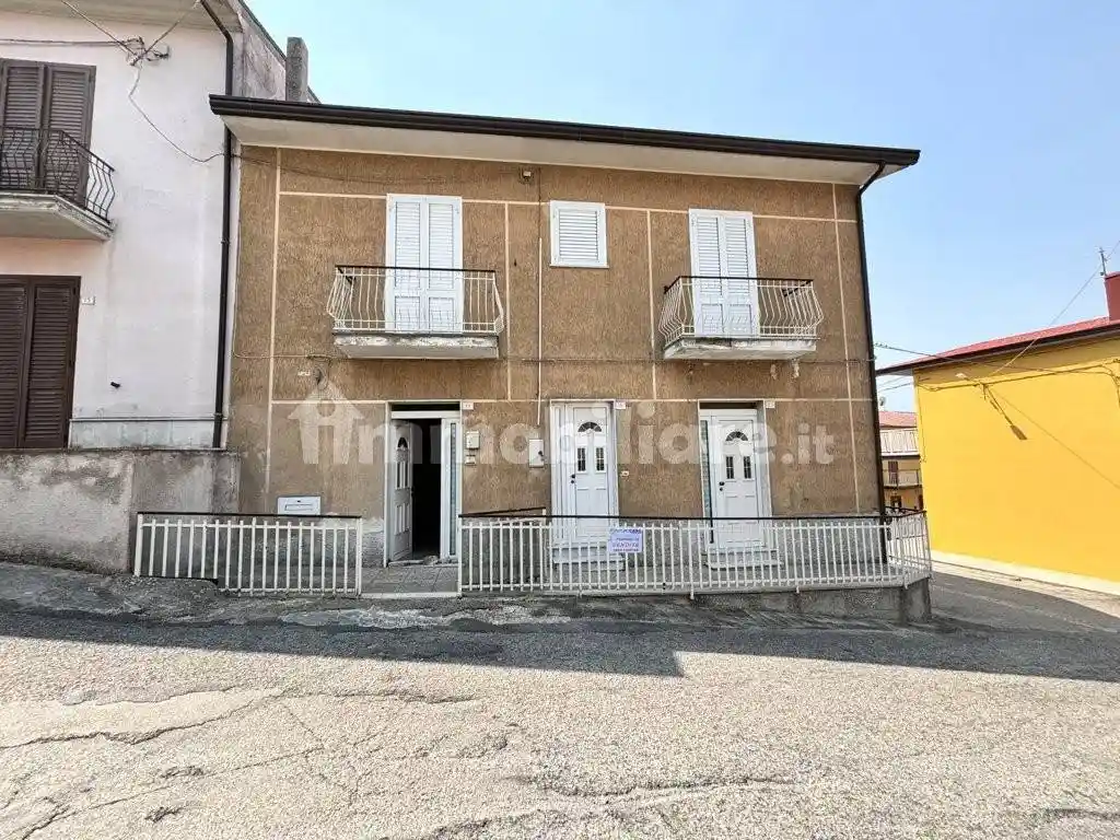 Casa indipendente in vendita a Montecalvo Irpino