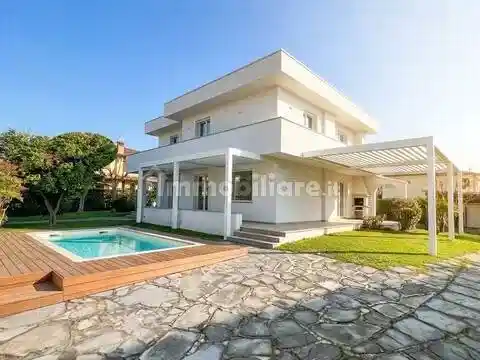 Villa in vendita a Forte dei Marmi