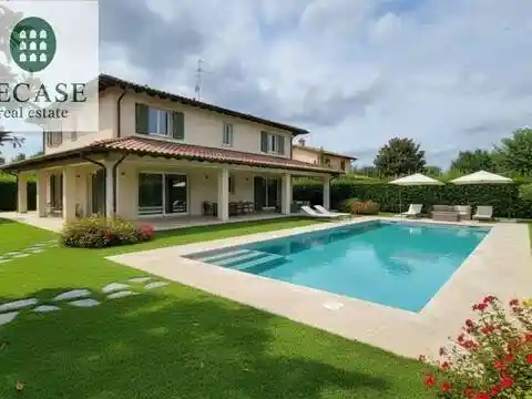 Villa in vendita a Forte dei Marmi