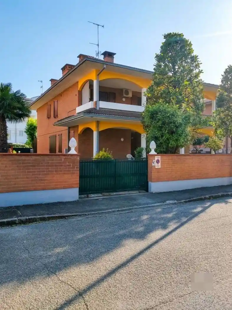 Villa in vendita a Castelnuovo Rangone
