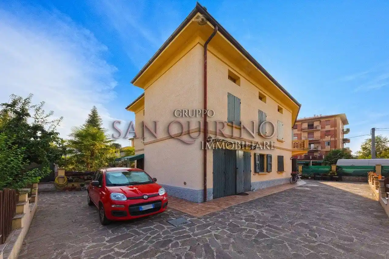 Villa in vendita a Correggio