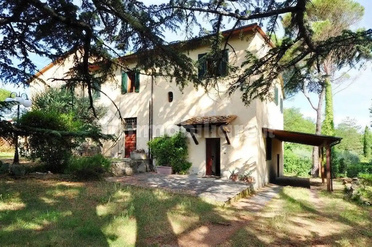 Casa indipendente in vendita a Bucine