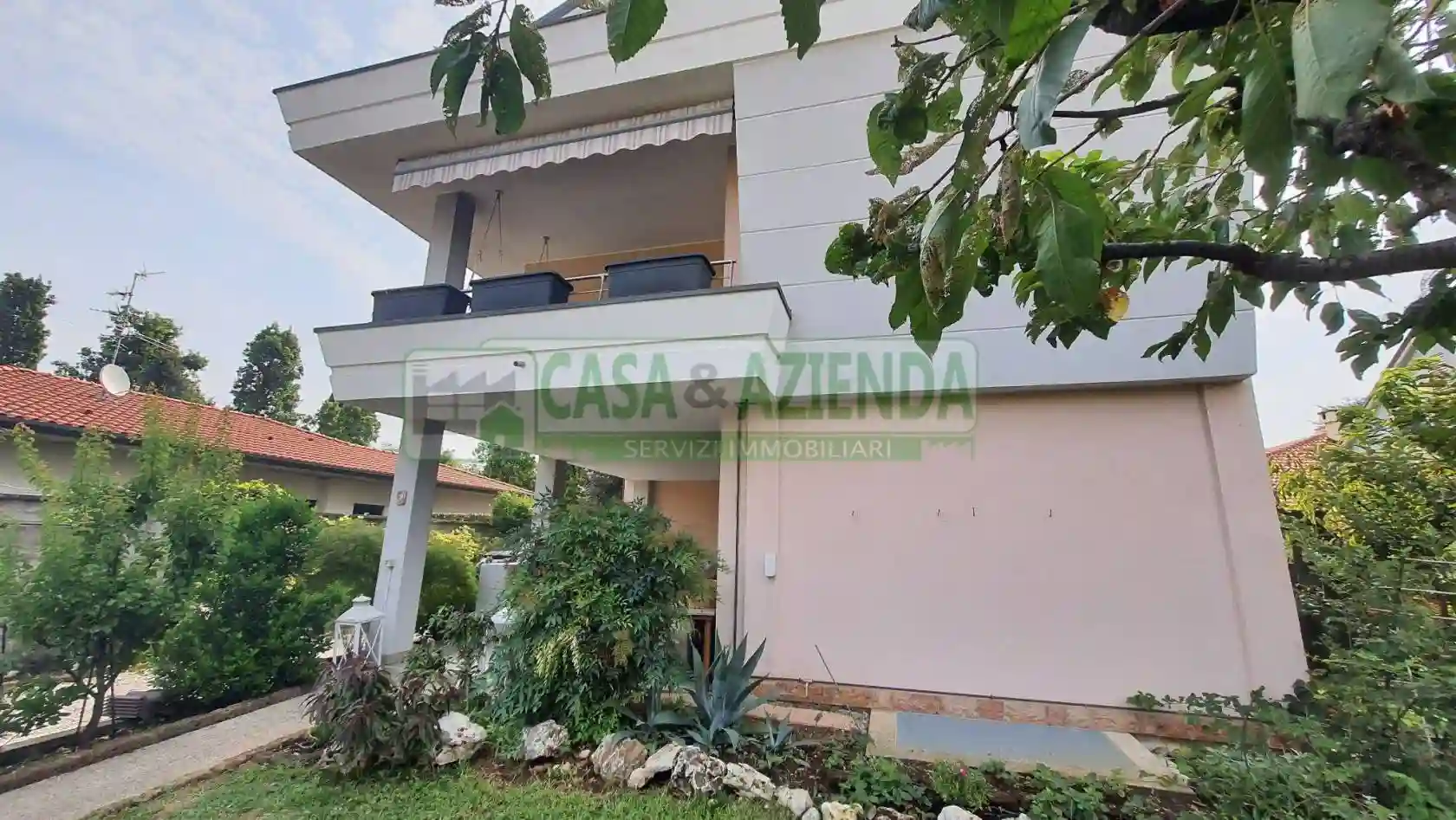 Villa - foto 2
