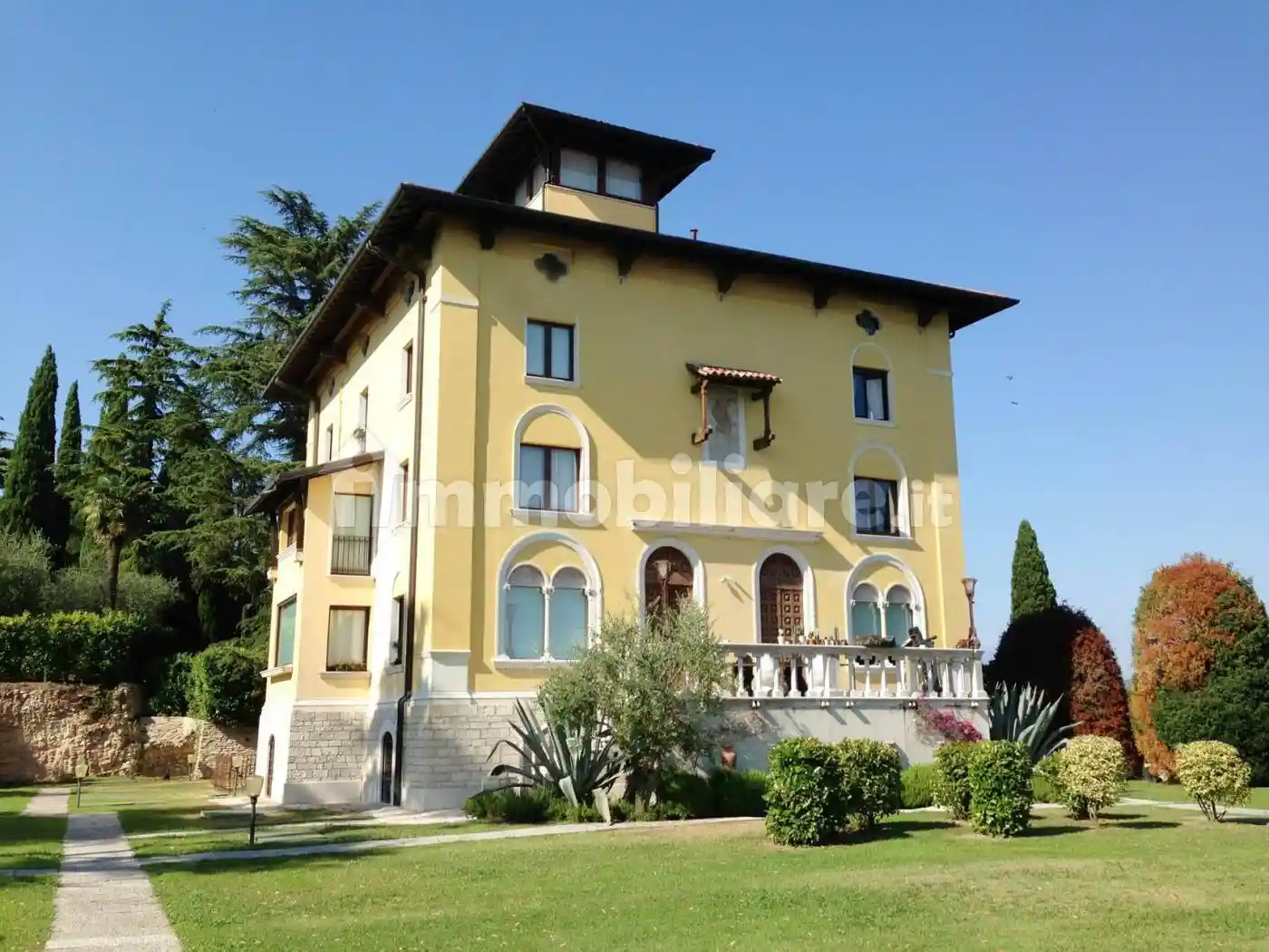 Appartamento in vendita a Sirmione