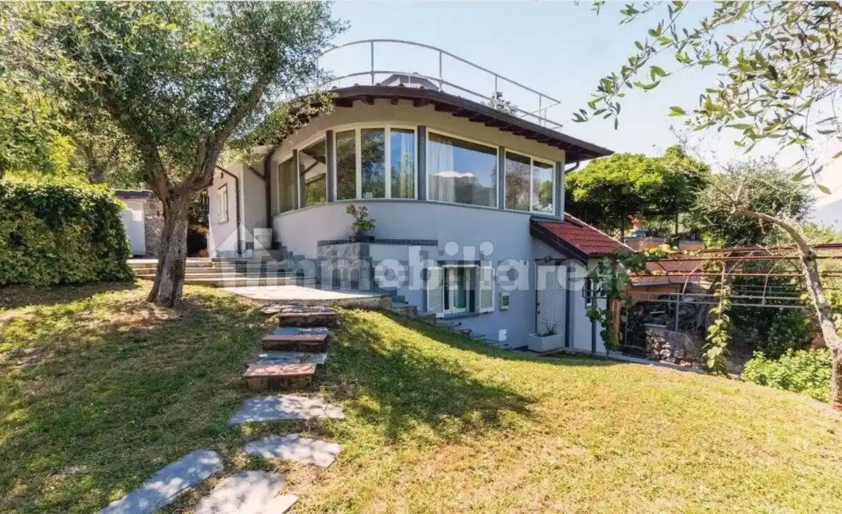 Villa in affitto a Camaiore