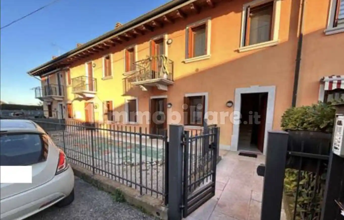 Villa in vendita a Villafranca di Verona