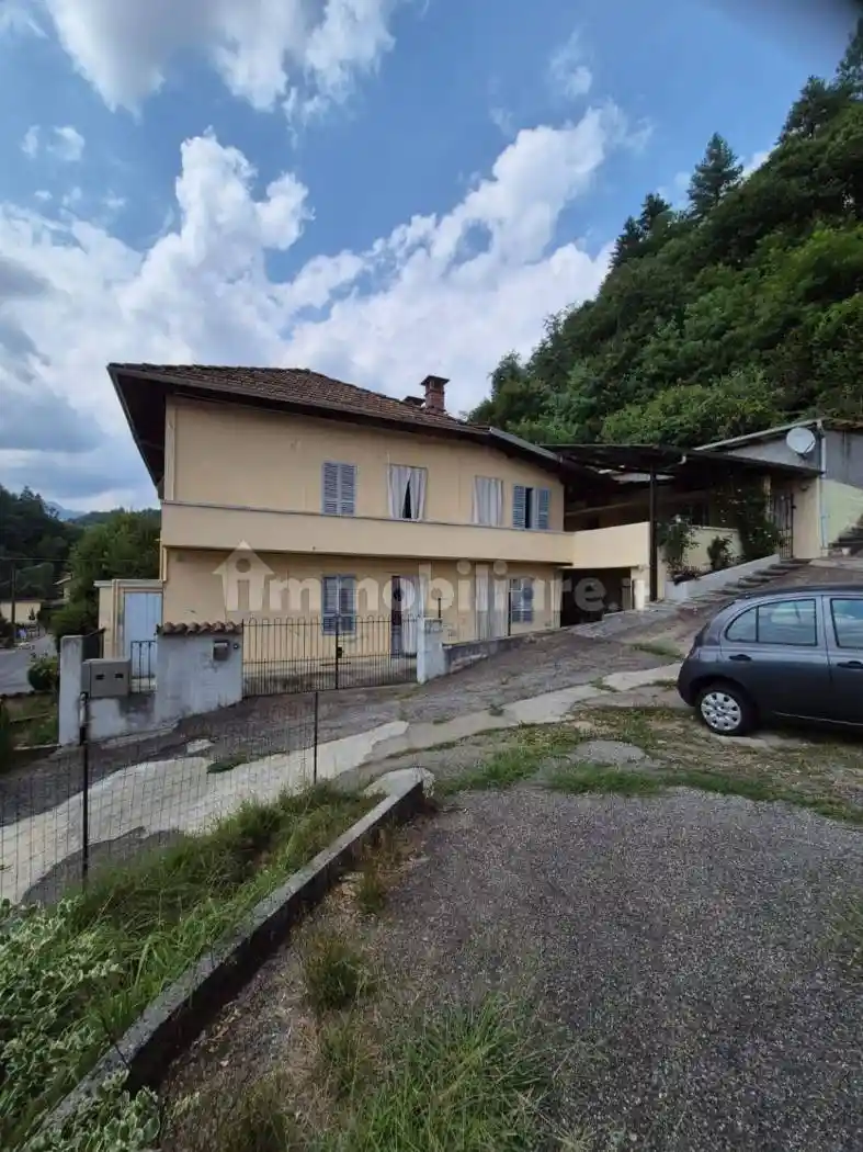 Casa indipendente in vendita a Borgosesia