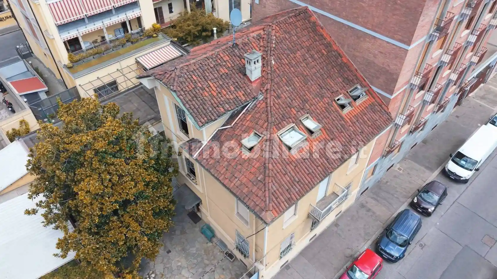 Palazzo - Edificio in vendita a Torino