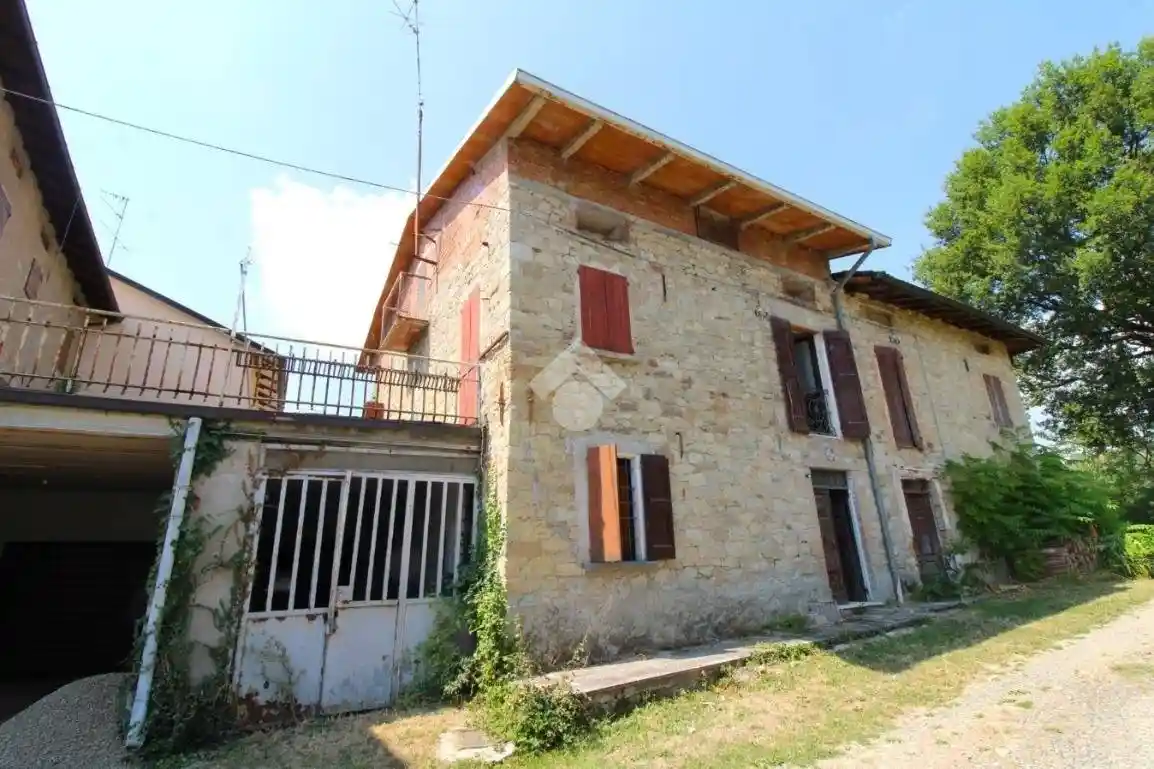 Rustico - Casale in vendita a Baiso