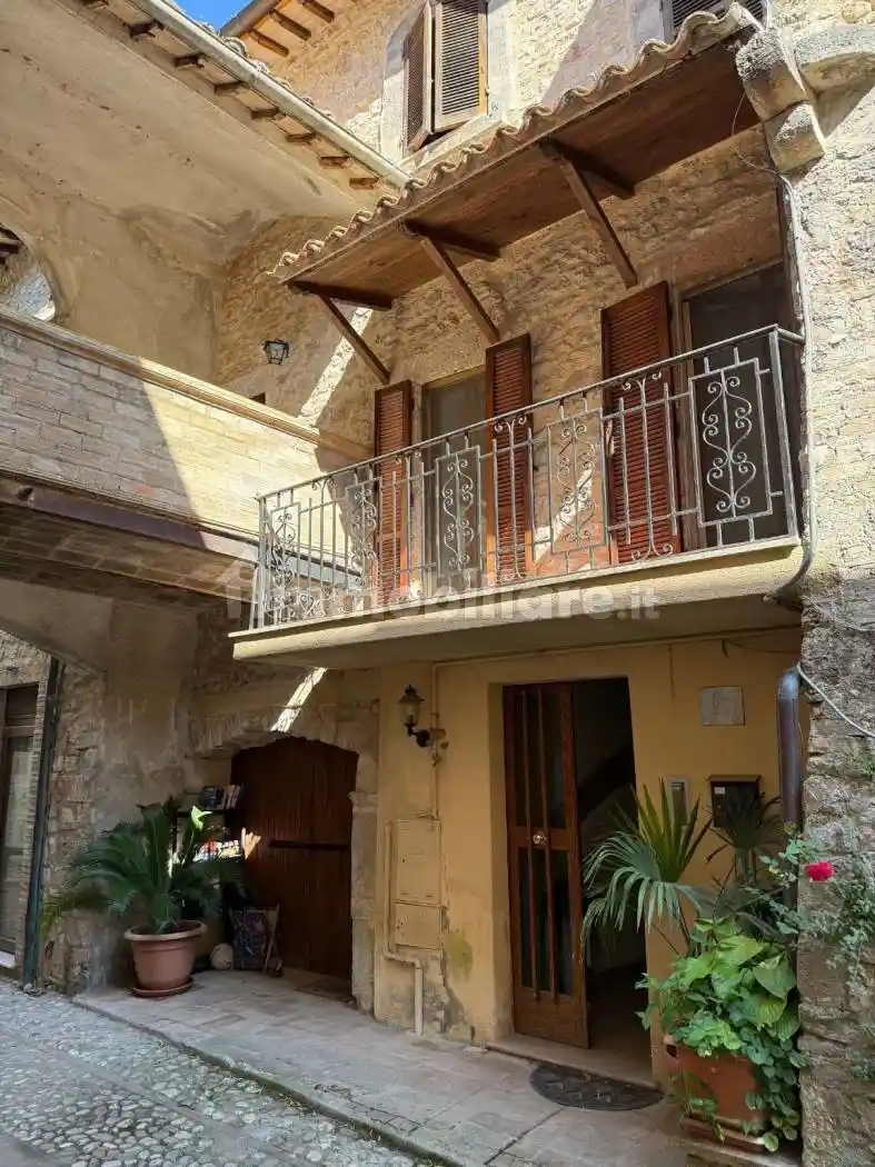 Appartamento in vendita a Scheggino