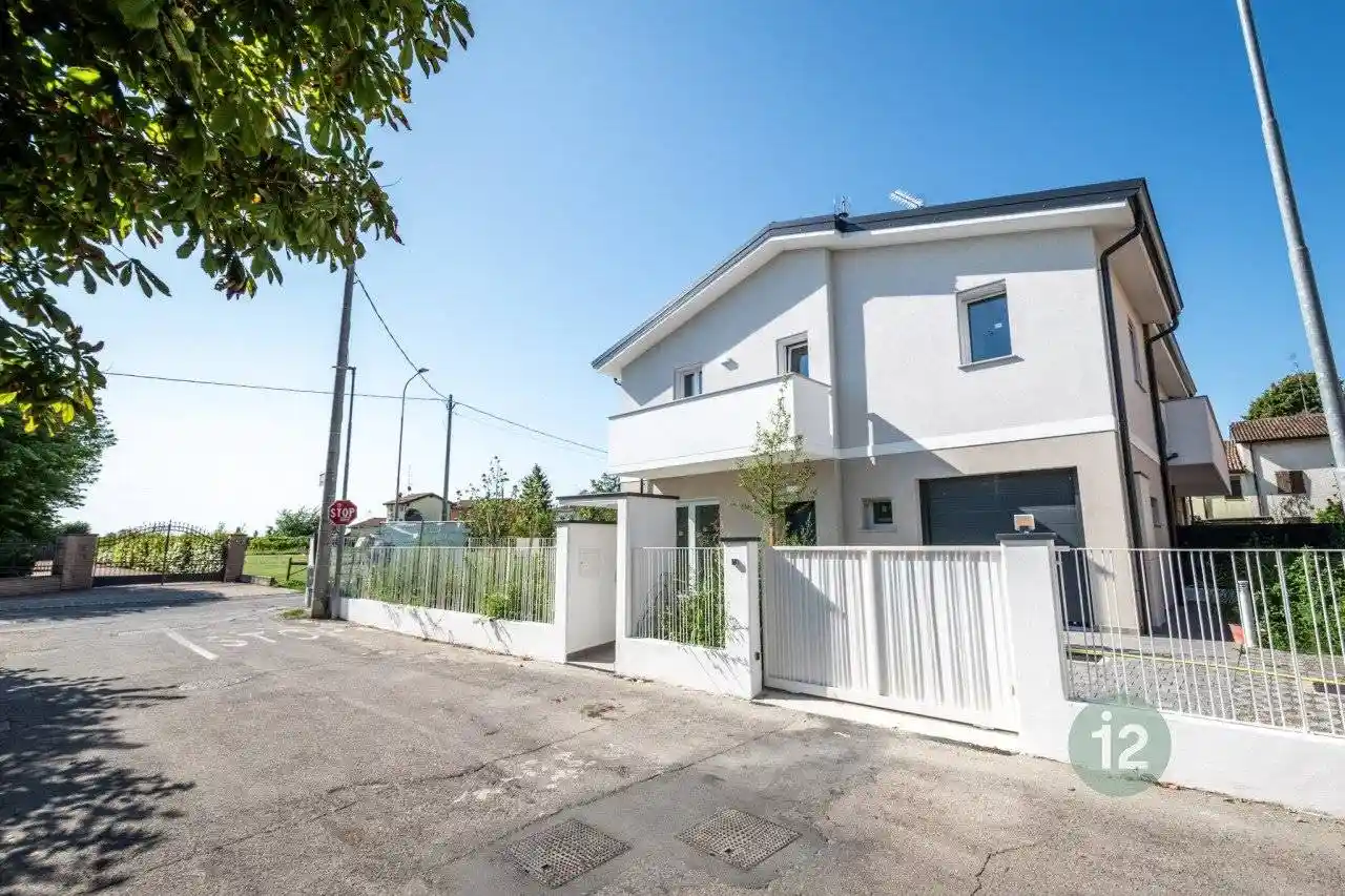 Villetta a schiera in vendita a Carpi