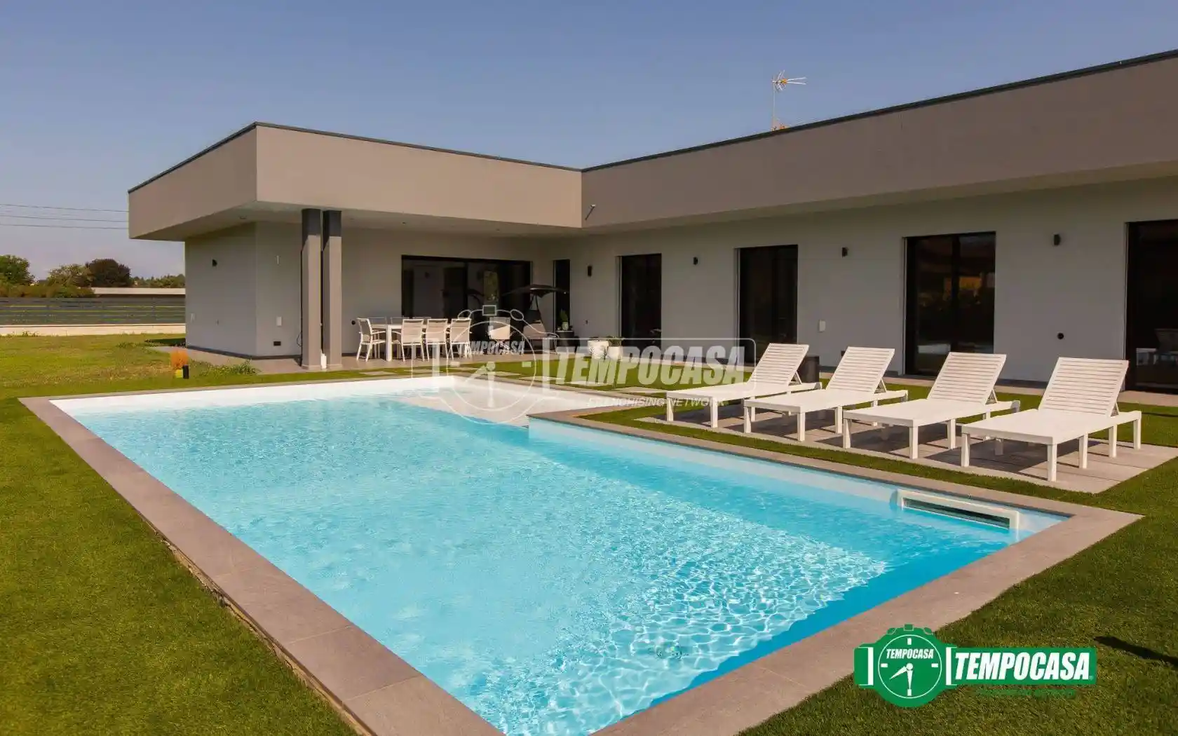 Villa in vendita a Oleggio