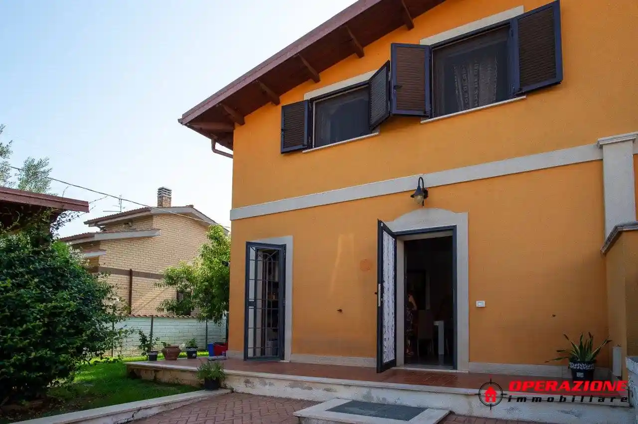 Villa in vendita a Anguillara Sabazia