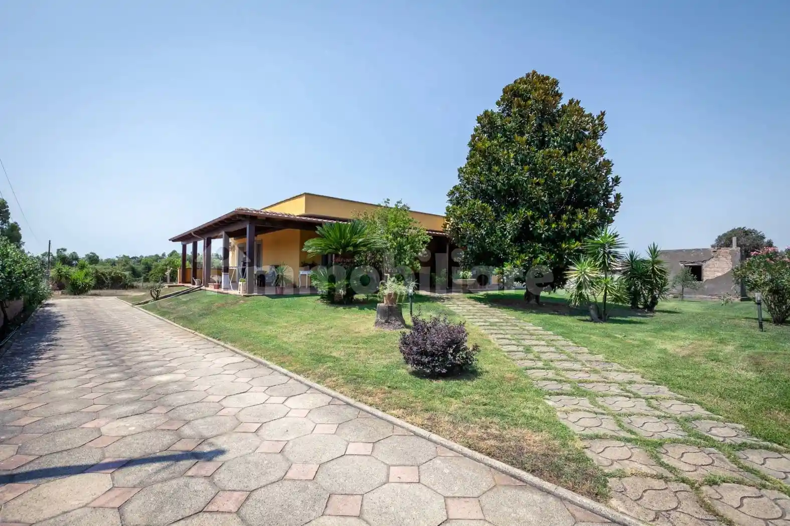 Villa in vendita a Nettuno