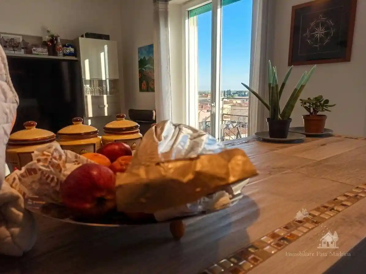 Appartamento in vendita a Campiglia Marittima