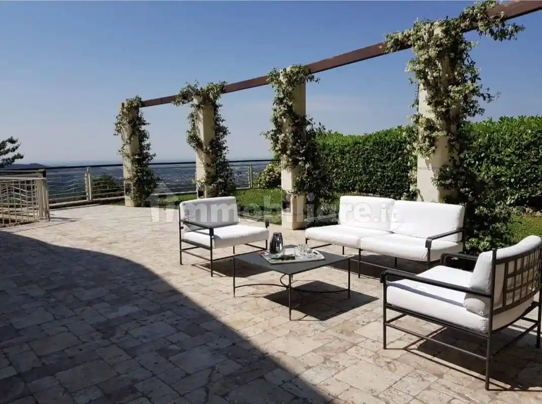 Villa in vendita a Scanzorosciate