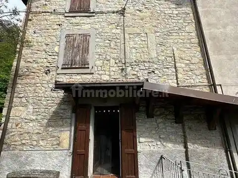 Villa in vendita a Serramazzoni