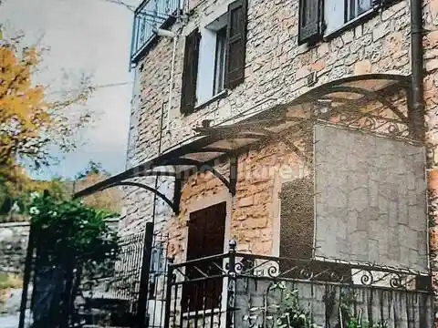 Villa in vendita a Serramazzoni