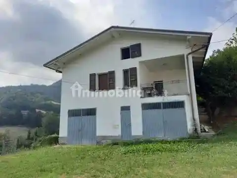 Villa in vendita a Serramazzoni