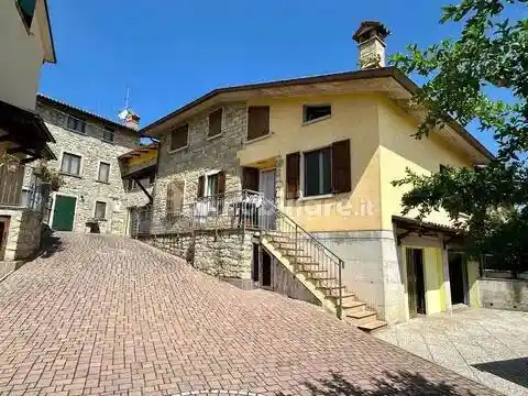 Villa in vendita a Serramazzoni