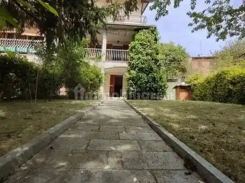 Villa in vendita a Serramazzoni