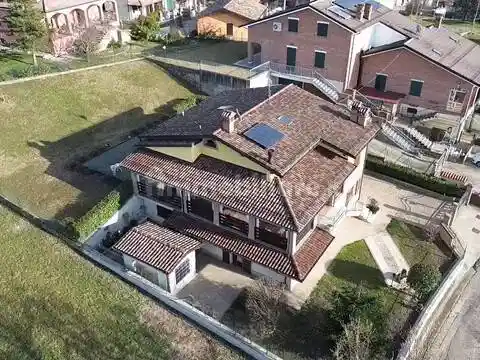 Villa in vendita a Serramazzoni