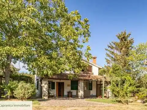 Villa in vendita a Capranica