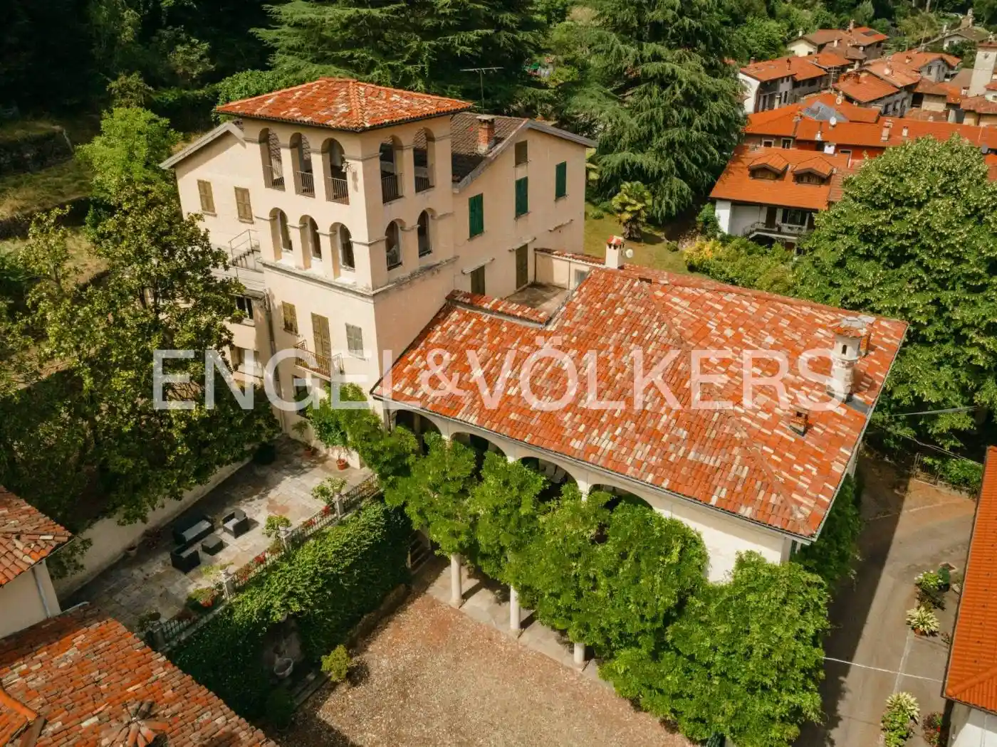 Casa indipendente in vendita a Castello Cabiaglio